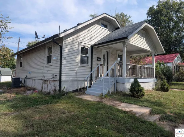 204 W Colt St, Windsor, MO 65360