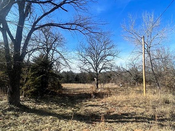 4th image of 17200 Moonview Cir #12