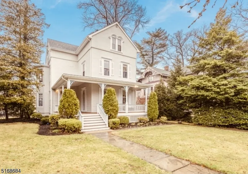134 Chestnut St #3