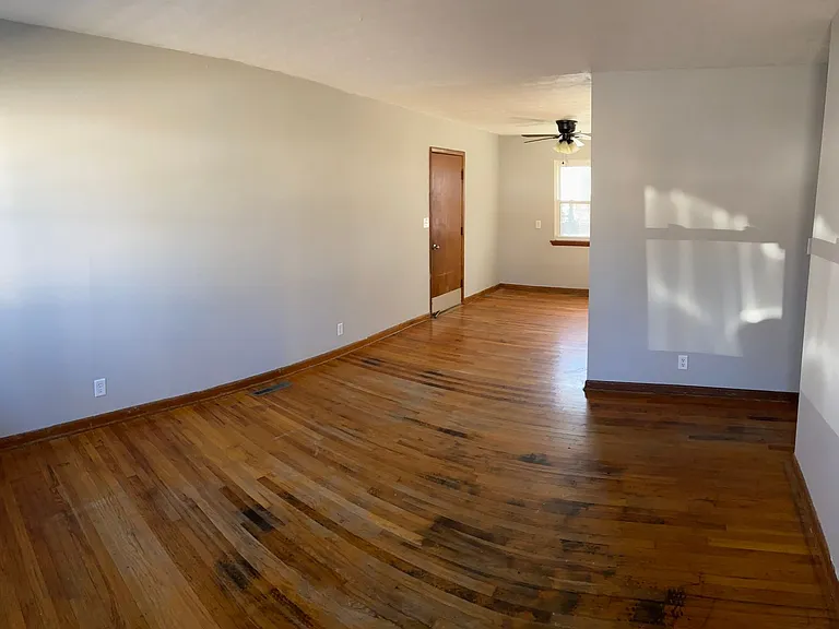 1034 E McCanse St — Photo 2