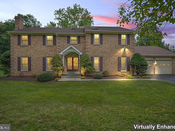 2nd image of 11609 Le Havre Dr