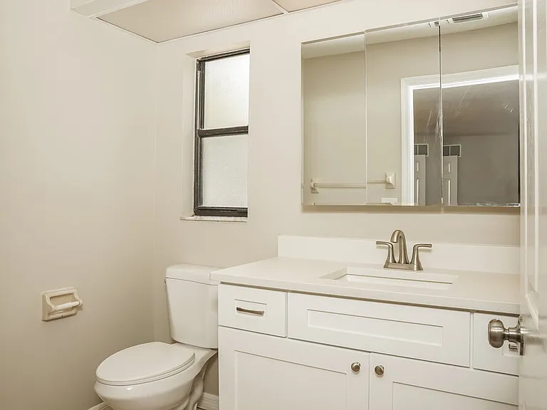 5785 Colonial Oaks Blvd — Photo 11