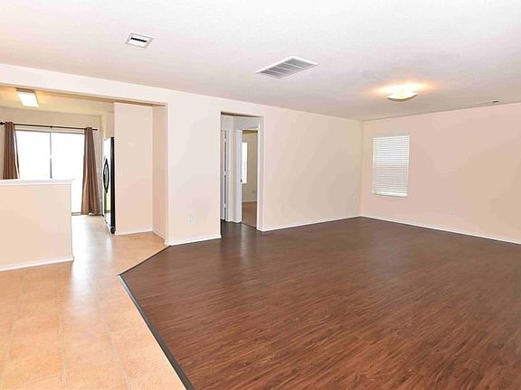 4th image of 21319 Finbury Oaks Ln