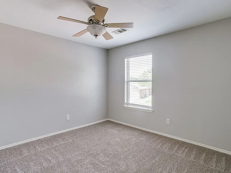 2875 Grandview Dr — Photo 14