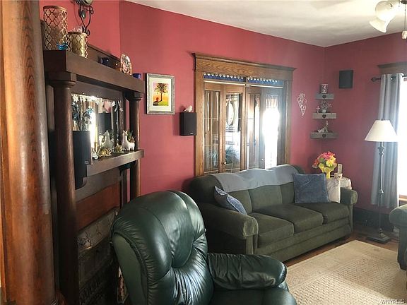 2nd image of 46 Buffalo St