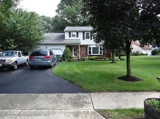 20 Rozbern Dr, Eatontown, NJ 07724