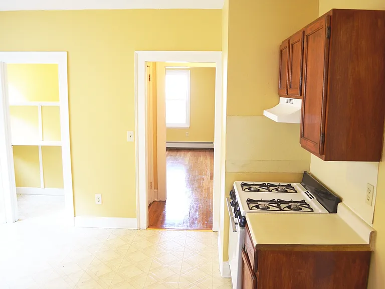 450 Barbour St — Photo 17