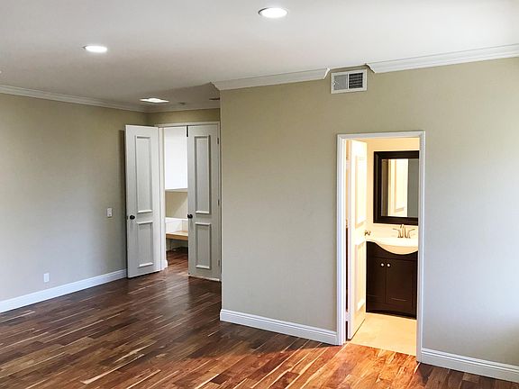Bedroom entrance door and bath