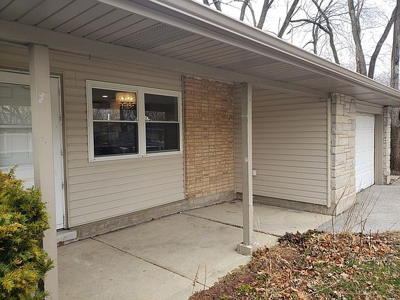 3rd image of 332 Waverly St