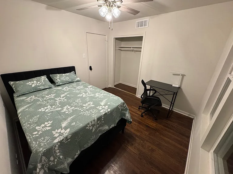 Hilton Dr — Photo 2