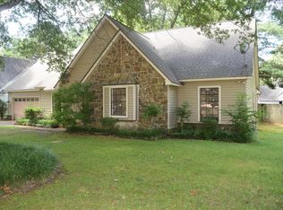 2465 Stratfield Dr, Germantown, TN 38139