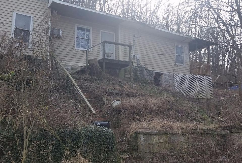 1st image of 837 Leestown Ln