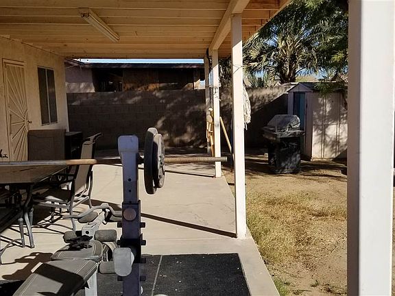 3rd image of 753 N Gladiola Dr