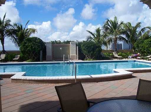 3rd image of 403 S Sapodilla Ave #815