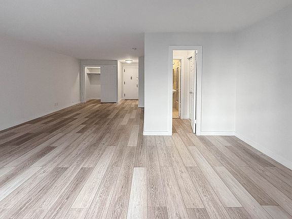 3rd image of 330 W 45th St APT 2H