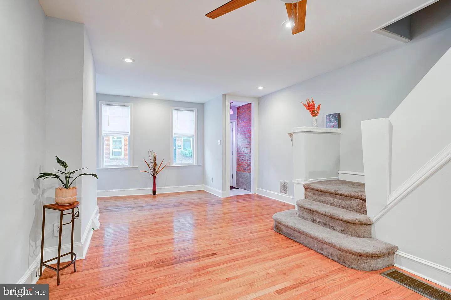 3 bed, 1.5 bath, 1114 sqft, $1,725 — Photo 3
