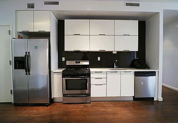 5th image of 122 Seigel St #3C