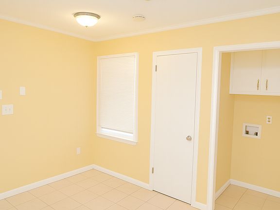 4th image of 2737 S Wallace Dr
