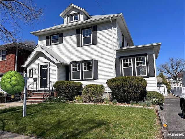 1st image of 891 Ray Ave