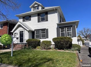 891 Ray Ave, Ridgefield, NJ 07657