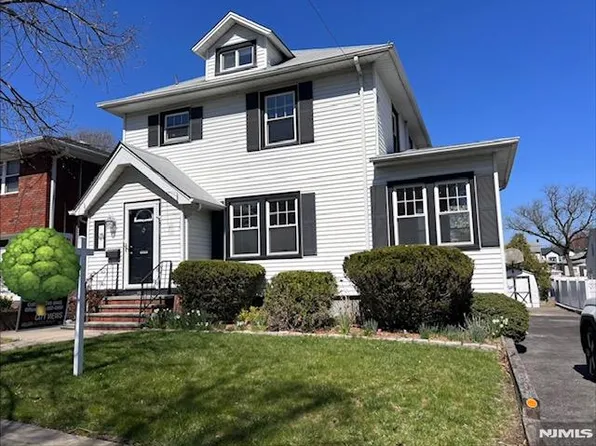 891 Ray Ave, Ridgefield, NJ 07657