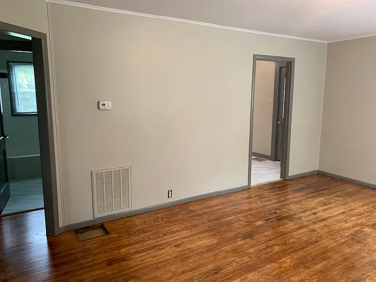 233 Greenwood Ave — Photo 10