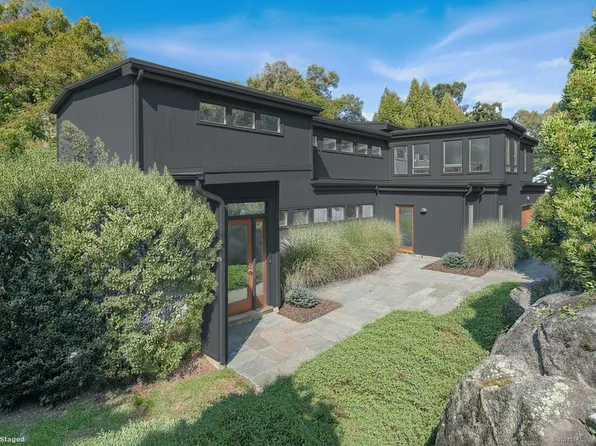 17 Brushy Hill Road, Darien, CT 06820