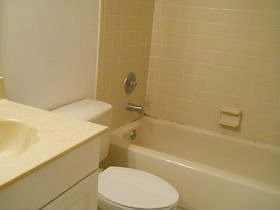 4th image of 323 NW 36th Ave