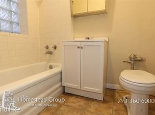 626 1/2 W Barry Ave APT 2S, Chicago, IL 60657