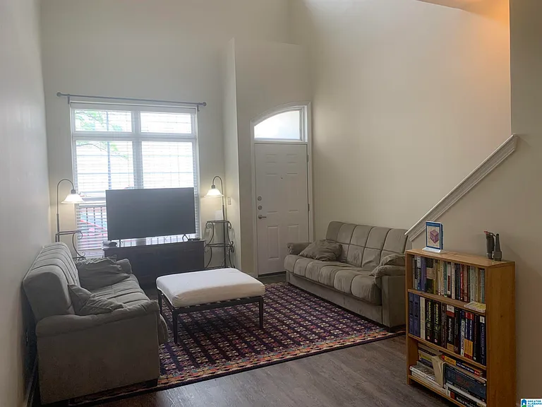2020 5th Ave S #140 — Photo 5