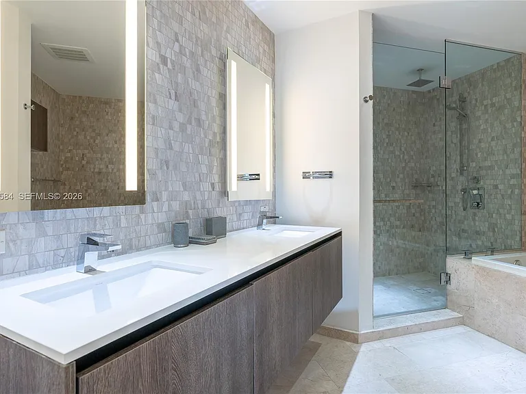 88 SW 7th St #2401 — Photo 9