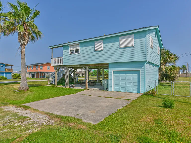4026 Kent Dr — Photo 2