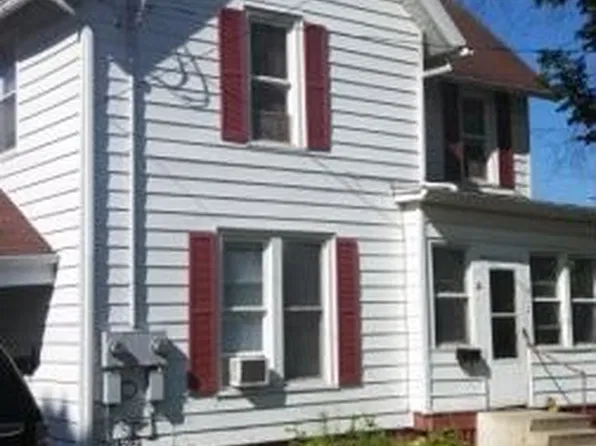 218 E Hunt St, Adrian, MI 49221