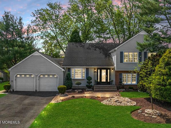 2 Palomino Way, Marlboro, NJ 07746