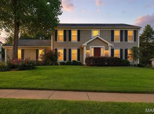 1351 Rusticview Dr, Ballwin, MO 63011