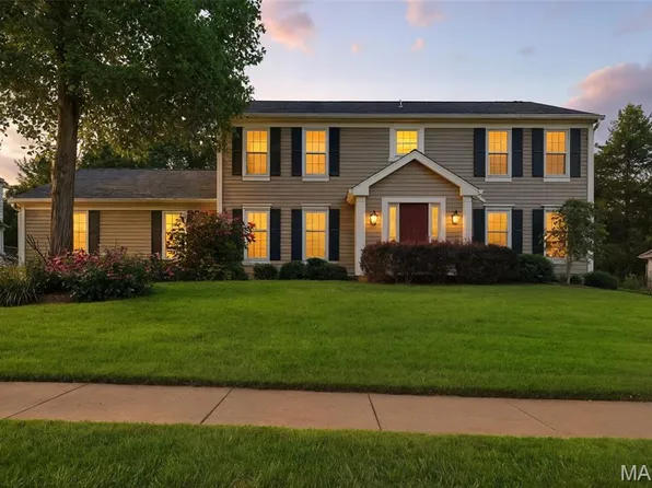 1351 Rusticview Dr, Ballwin, MO 63011