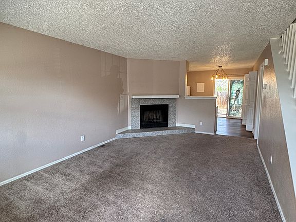 2nd image of 2522 Knob Hill Ct