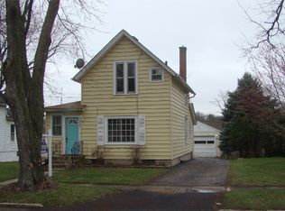 137 N Wisconsin St, Carpentersville, IL 60110