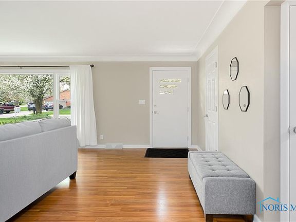 2nd image of 5 Parkwood Dr