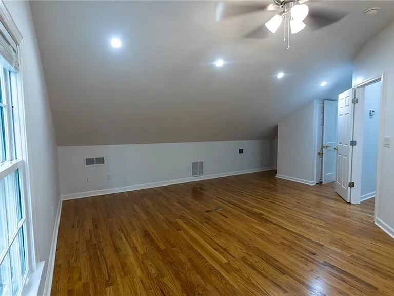 1311 Roxboro Dr — Photo 44