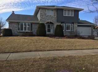 17438 Queen Mary Ln, Tinley Park, IL 60477