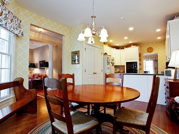 4th image of 15 Club Pointe Dr #15