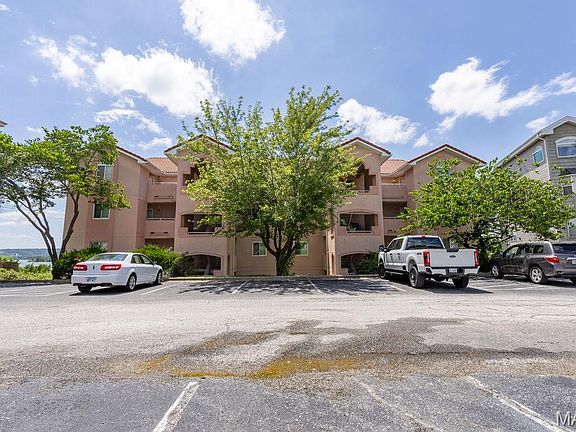 3rd image of 700 Emerald Pointe Dr APT 101
