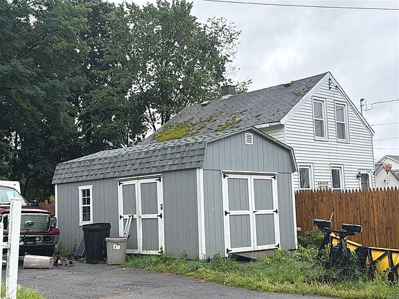 5th image of 15 Lorraine Ave