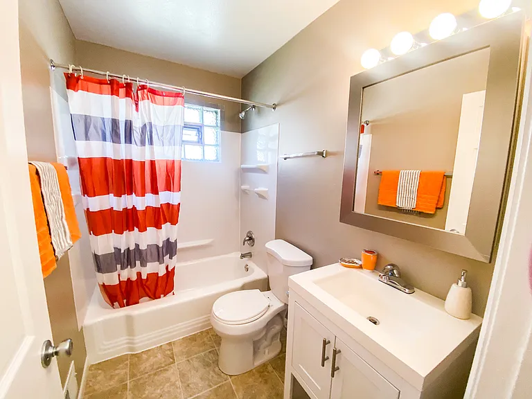 921 Magnolia Ln #4 — Photo 6