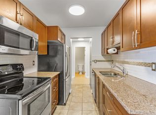 590 Whiting Way #112, Coquitlam, BC V3J3R9