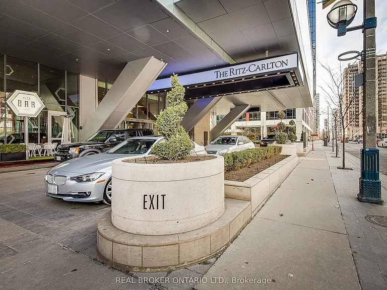 183 Wellington St W #3503 — Photo 9