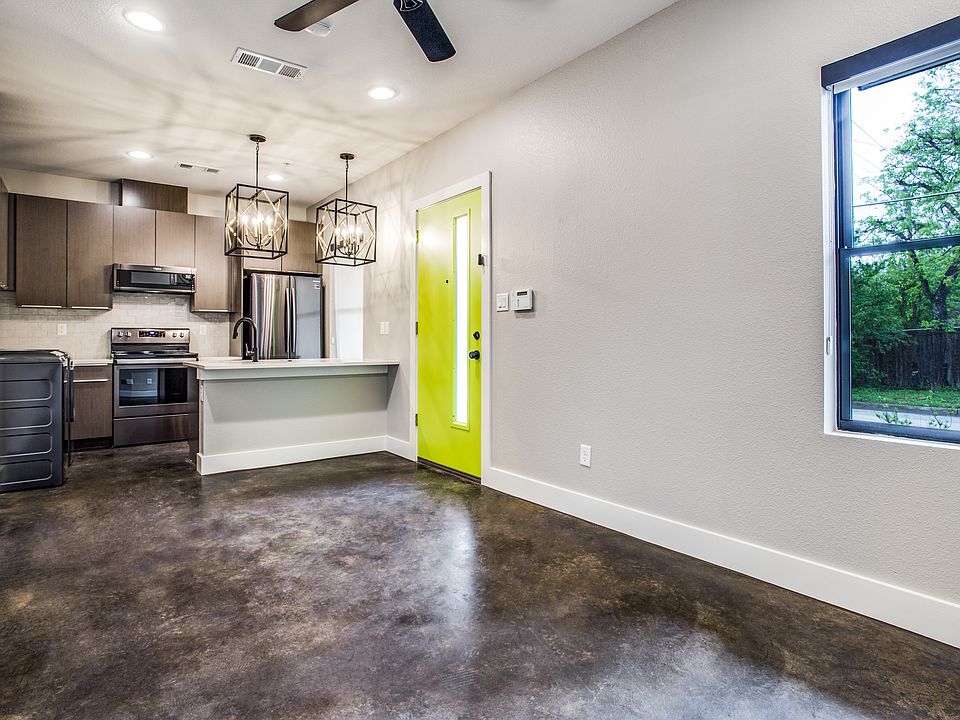 Walk to TCU from this off-campus home! 2 bedroom, 2 bathroom. Covered reserved off-street parking.