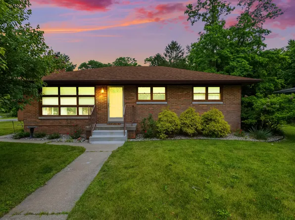 1 Locust Pl, Portage, IN 46368