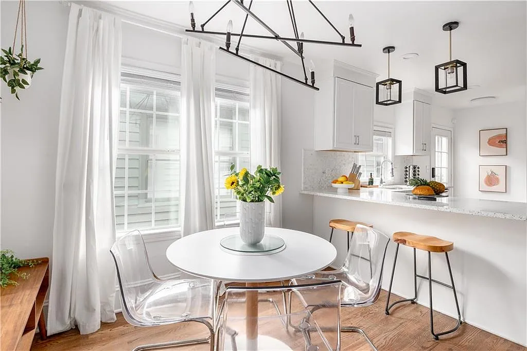 2 bed, 2.0 bath, 1000 sqft, $5,000 — Photo 3